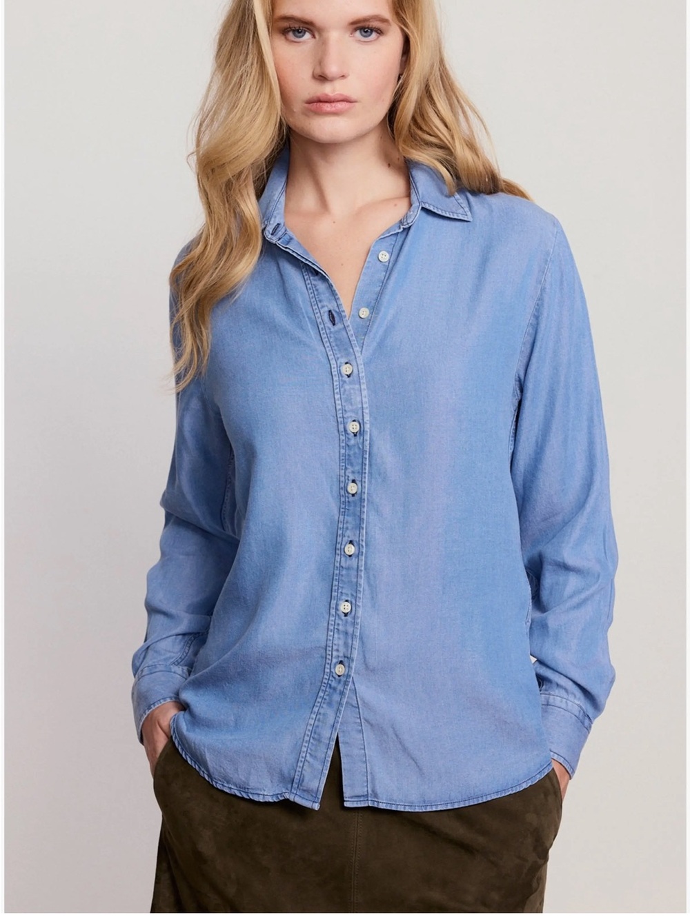 Tuckernuck The Shirt Rochelle Behrens The Denim Shirt XL Medium Wash Button Top